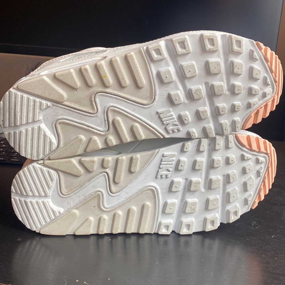 Women’s Nike Layers Zebra Patterns On Snakeskin A… - image 5